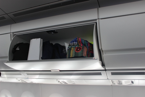 Ngăn chứa hành lý lớn giúp hành khách thoải mái để hành lý xách tay