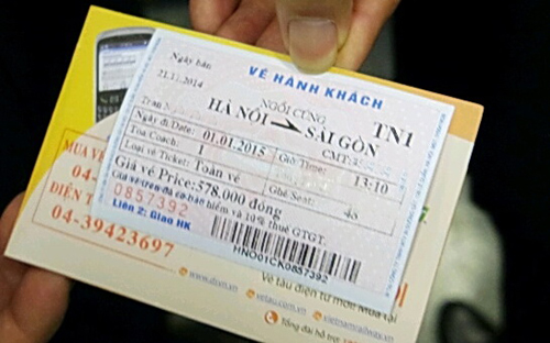 Một chiếc vé tàu được mua qua Hệ thống bán vé điện tử mới khai trương. Chỉ sau khoảng 20 phút truy cập và làm các bước đặt vé cũng như thanh toán, hành khách này đã mua được vé tàu khởi hành từ Hà Nội - TP. Hồ Chí Minh vào ngày 1/1/2015 với giá 578.000 đồng