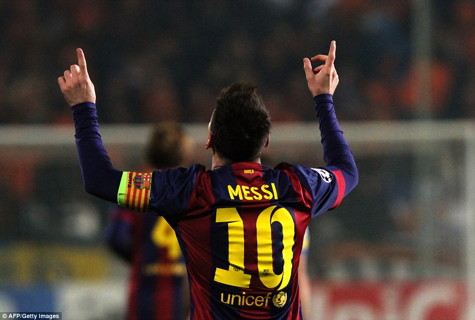 Messi trở thành chân sút vĩ đại nhất Champions League