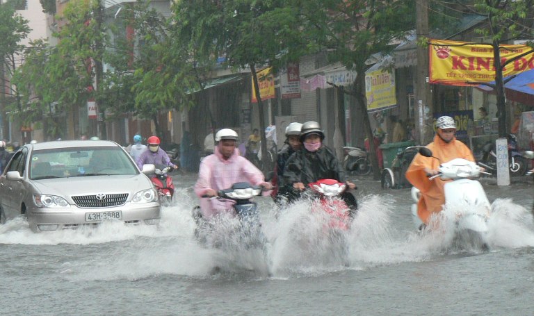 Mưa lớn kéo khiến nhiều địa phương miền Trung lo ngập úng, lũ quét