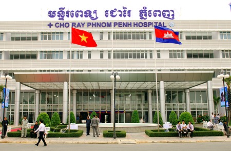 BV Chợ Rẫy - Phnômpênh - ảnh VGP