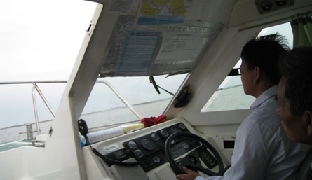 Người điều khiển tàu thủy tốc độ cao (30km/h) phải có Chứng chỉ chuyên môn đặc biệt