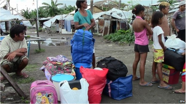 Hậu quả bão Haiyan năm ngoái chưa qua, người dân tại vùng bão Philippines lại tiếp tục di tản để tránh siêu bão mới