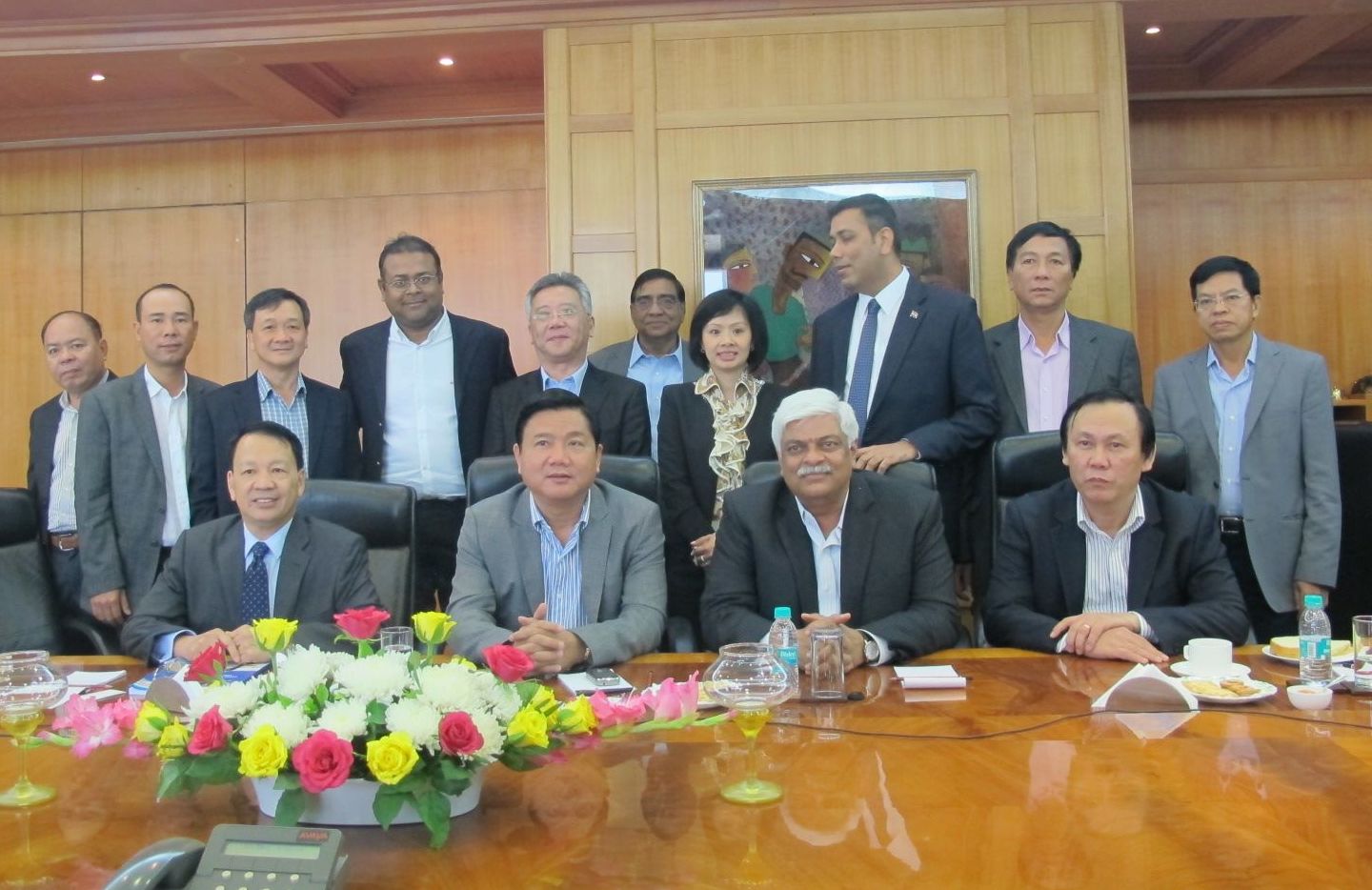 Bộ trưởng Đinh La Thăng đã có buổi làm việc với tập đoàn IL&FS - nhà đầu tư nước ngoài đầu tiên mua lại hợp đồng dự án BOT giao thông đã triển khai tại Việt Nam