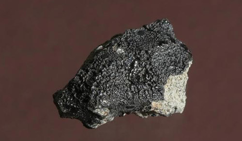 Một mảnh vỡ của thiên thạch Tissint (Ảnh: EPFL)