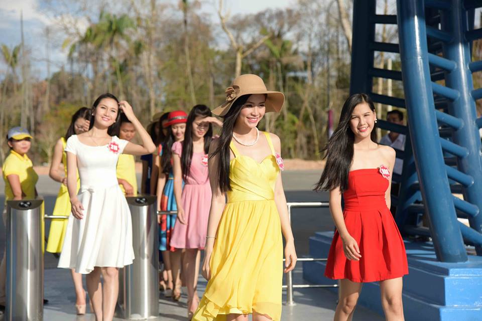 Các thí sinh HHVN 2014 đã có những giây phút giải trí vui vẻ tại Vinpearl Land Phú Quốc