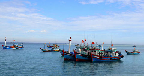 Tàu cá ngư dân huyện đảo Lý Sơn.