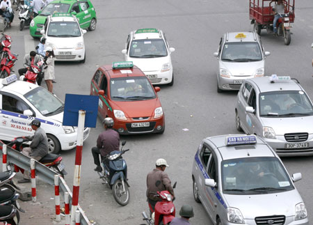 Lái xe taxi đang phải chịu mức khoán cao và áp lực cạnh tranh gay gắtẢnh: Dương Linh