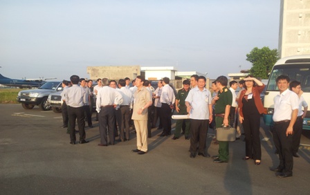 Đoàn đại biểu khảo sát thực địa tại sân bay Tân Sơn Nhất 