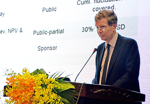 Ông Laurence Carter - Giám đốc Cấp cao PPP Ngân hàng Thế giới
