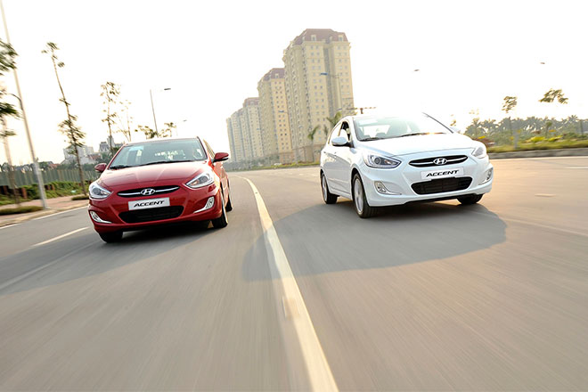 Hyundai làm mới đồng loạt cả hai bản Accent sedan và hatchback