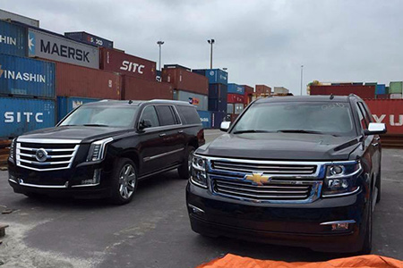Cặp đôi Cadillac Escalade và Chevrolet Suburban vừa đến Việt Nam