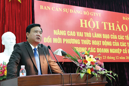 Bí thư Ban cán sự, Bộ trưởng GTVT Đinh La Thăng phát biểu tại hội thảo.Ảnh: Tiến Mạnh