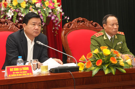 Bộ trưởng GTVT Đinh La Thăng và Thượng tướng Lê Quý Vương, Thứ trưởng Công an chủ trì hội nghị