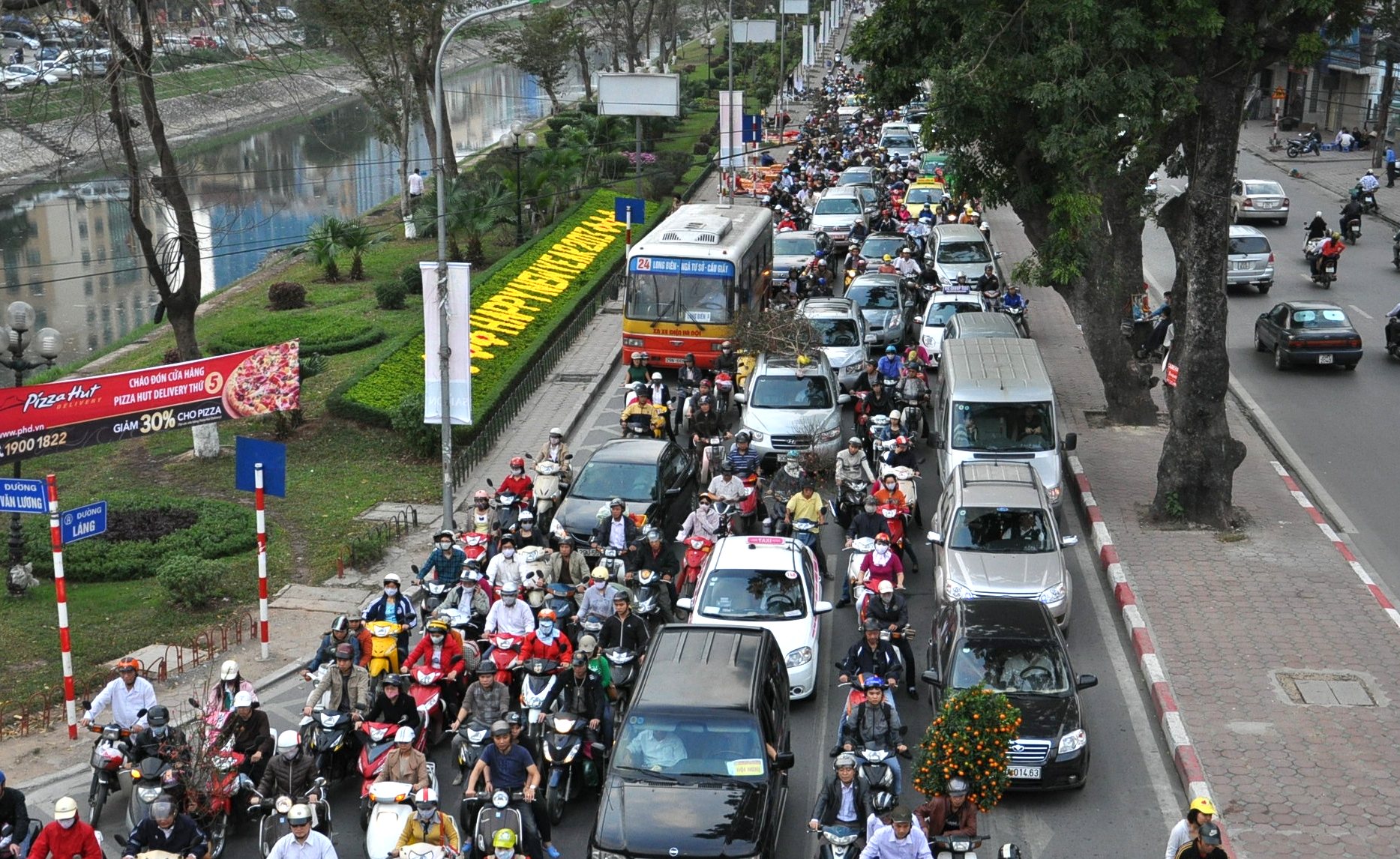 Để tránh trường hợp sử dụng giấy tờ giả, Cục Đăng kiểm công khai thông tin dữ liệu các phương tiện xe cơ giới tại trang web của Cục để mọi người có thể tra cứu, đối chiếu