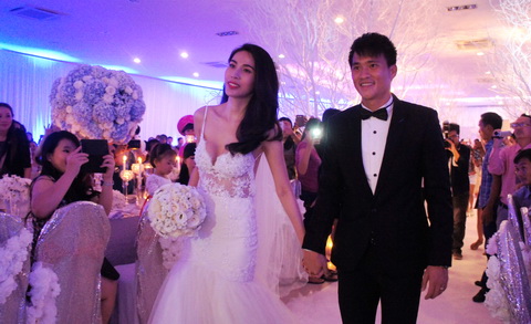 Váy cưới có giá nửa tỷ của Thủy Tiên