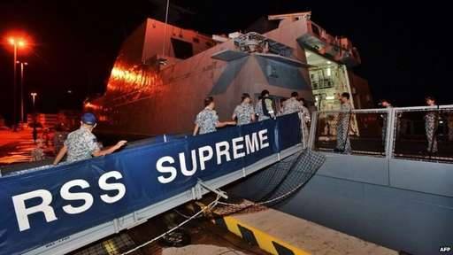 Một trong số các tàu của Singapore được triển khai Indonesia hỗ trợ tìm kiếm
