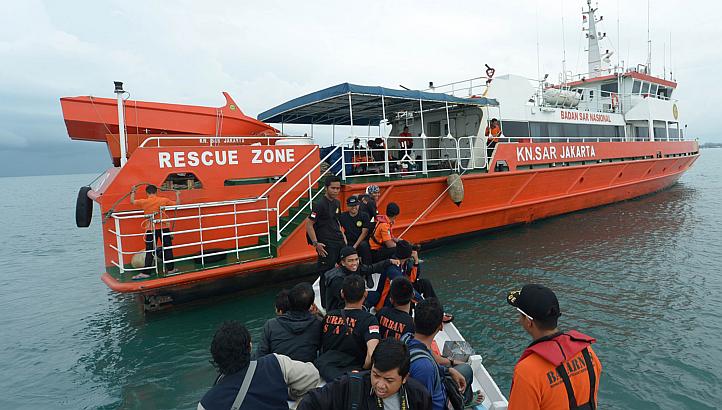 Đội tìm kiếm cứu hộ của Indonesia chuẩn bị khởi hành ra khu vực tìm kiếm ngày thứ 3