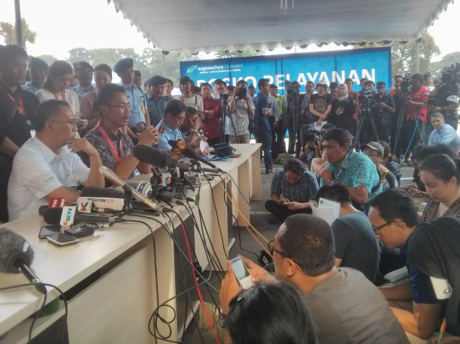 Cơ quan tìm kiếm và cứu hộ quốc gia Indonesia Bambang Soelistyo tổ chức họp báo - Ảnh: Lê Nam