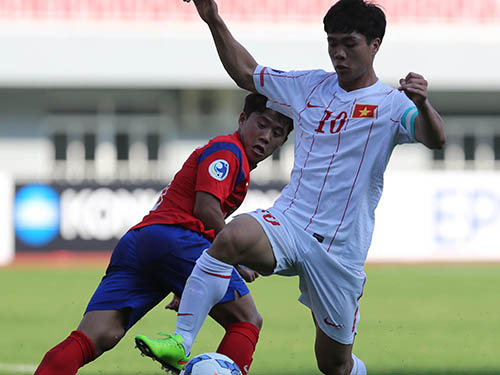 Tiền đạo Công Phượng trong màu áo U19 Việt Nam