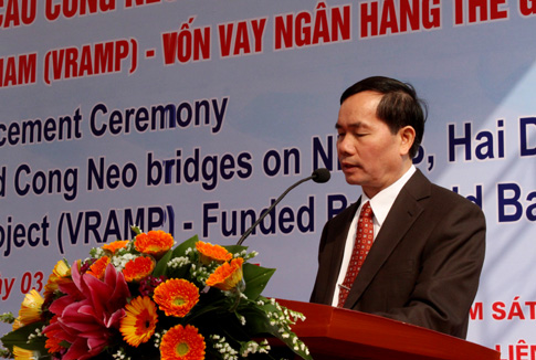 Tổng cục trưởng Tổng cục Đường bộ VN Nguyễn Văn Huyện phát biểu tại lễ khởi công.