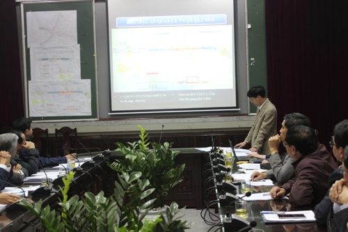 Sau khi nghe báo cáo về phương án thiết kế, Bộ trưởng Đinh La Thăng đã yêu cầu dừng triển khai xây dựng nút giao giữa QL1 và đoạn nối QL8B