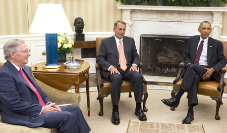 Tổng thống Obama, Chủ tịch Thượng viện Mitch McConnell (trái) và Chủ tịch Hạ viện John Boehner (giữa)