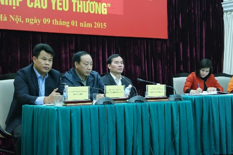 Thứ trưởng Nguyễn Hồng Trường, Chủ tịch Công đoàn Đỗ Nga Việt và Tổng Cục trưởng Đường bộ VN Nguyễn Văn Huyện đồng chủ trì hội nghị