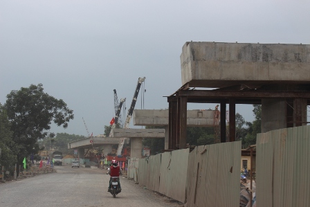 Công trình cầu vượt đường sắt thuộc dự án mở rộng QL1 qua tỉnh Quảng Trị sẽ hoàn thành đưa vào khai thác vào tháng 8/2015