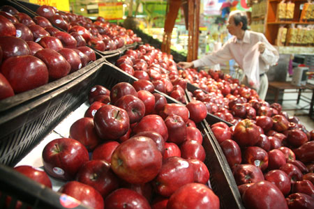 Khách hàng cần cẩn trọng khi lựa chọn hoa quả nhập khẩuẢnh: Lã Anh