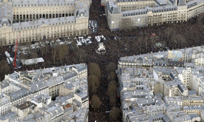 Dòng người ở quanh Quảng trường Cộng hòa, Paris. Ảnh::AFP.