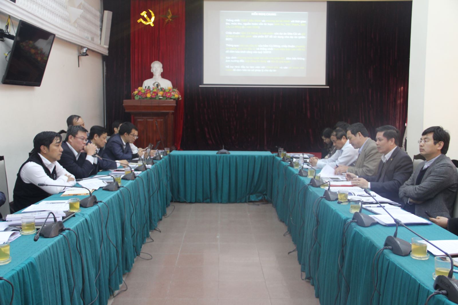Thứ trưởng Nguyễn Văn Thể chủ trì cuộc họp