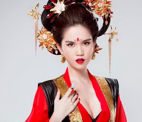 Nhiều cư dân mạng cho rằng, khuôn mặt Ngọc Trinh không thể làm toát lên được nét uy nghiêm, sang trọng, thông minh của nữ hoàng đế duy nhất trong lịch sử Trung Quốc này. 