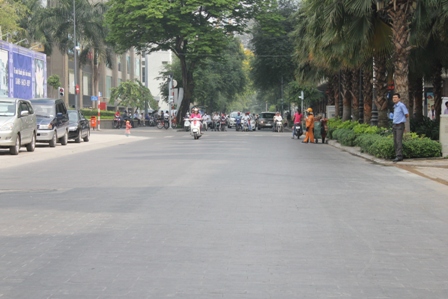 Phần đường Lê Thành Tôn (giao với đường Nguyễn Huệ) đã hoàn thành