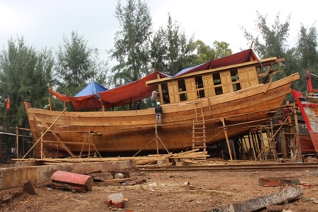 Chiếc tàu công suất 700CV của ngư dân Phan Văn Chinh cũng là chiếc “tàu 67” bằng vỏ gỗ công suất lớn đầu tiên của cả nước và tỉnh Thừa Thừa Thiên – Huế