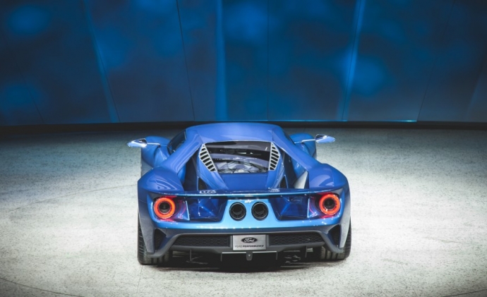 Ford-GT-concept-204-876x535