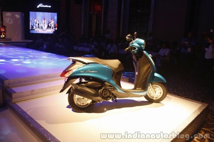 Yamaha-Fascino-Launch-at-Mumbai-right-side-1024x68