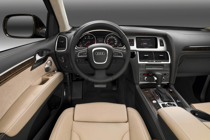 Audi Q7 (2)