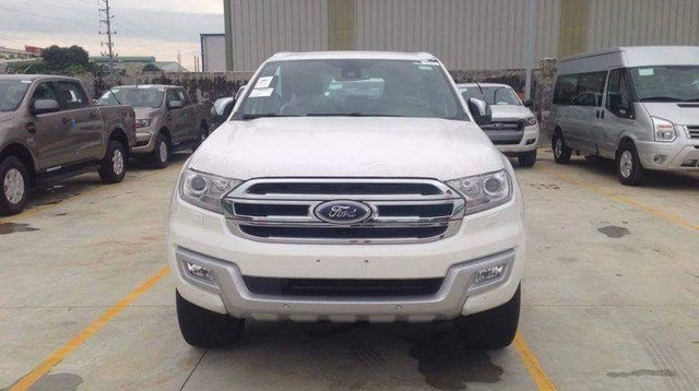 ford-everest-the-he-moi