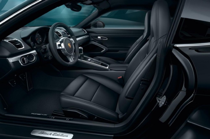 2016-porsche-cayman-black-edition-interior