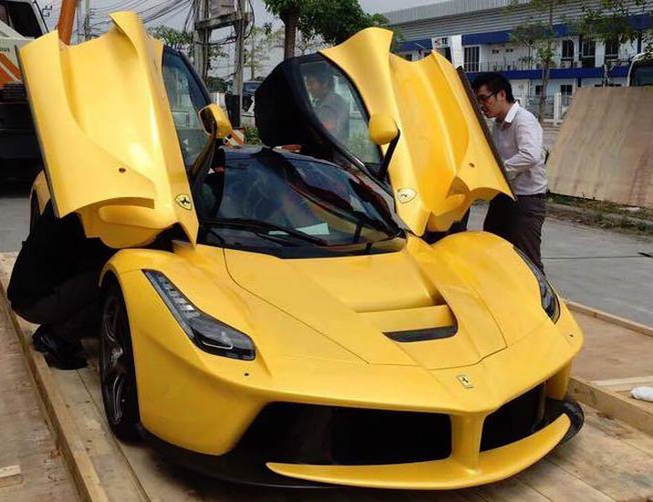 xegiaothong_ferrari