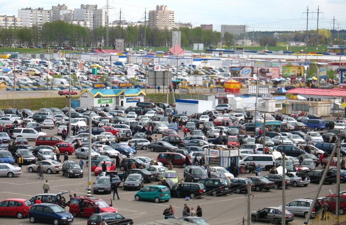 Motor-car_market_in_Minsk