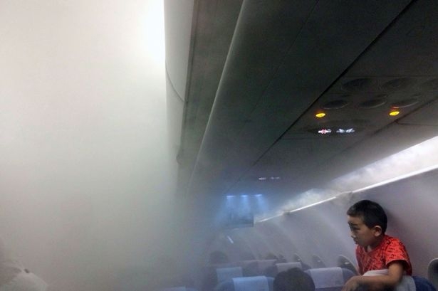 Máy bay trở thành máy hút ẩm lớn