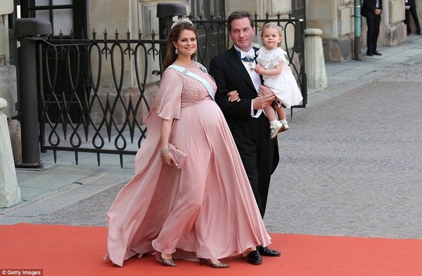 Em gái Hoàng tử Philip, Công chúa Madeleine cùng c