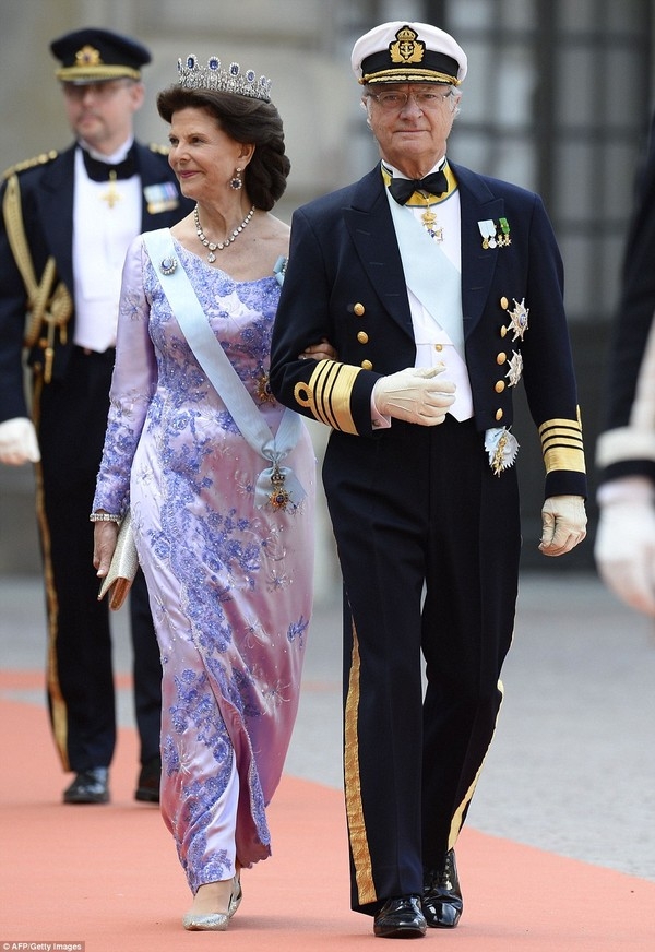 Vua Carl XVI Gustaf cùng Nữ hoàng Silvia