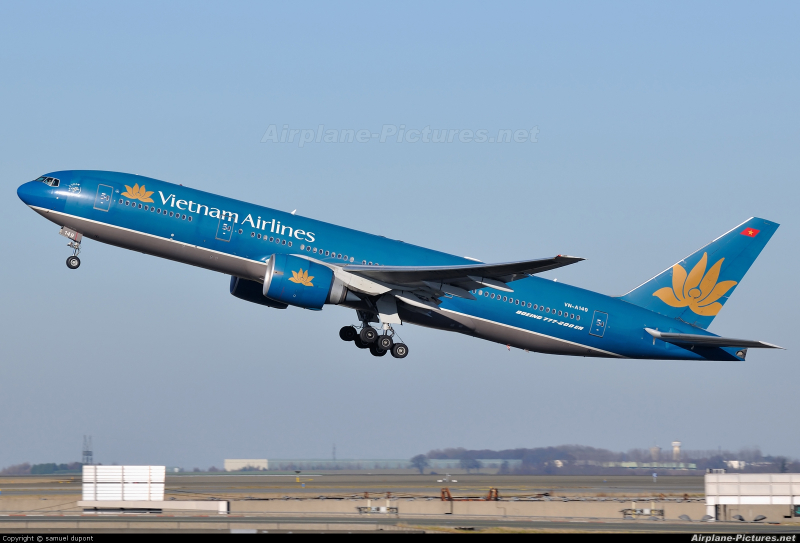 064724-may-bay-vietnam-airlines