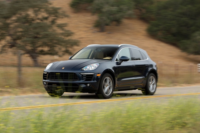 2015-Porsche-Macan-S-front-three-quarter-in-motion