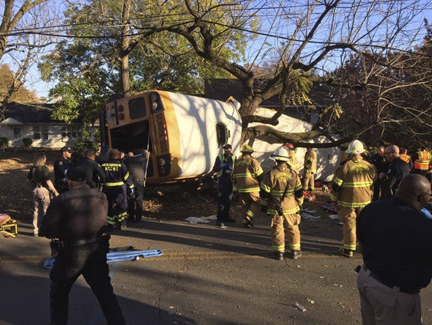Firefighters-swarm-around-a-crashed-bus-in-Chattan