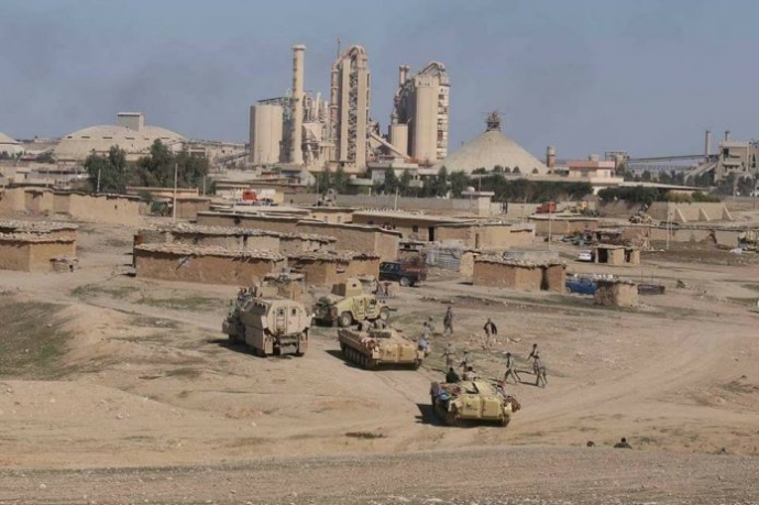 Iraqi-Army-in-Badush-area-west-of-Mosul-696x463