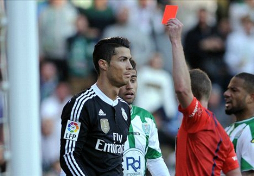 Ronaldo nhận thẻ đỏ trong trận gặp Cordoba